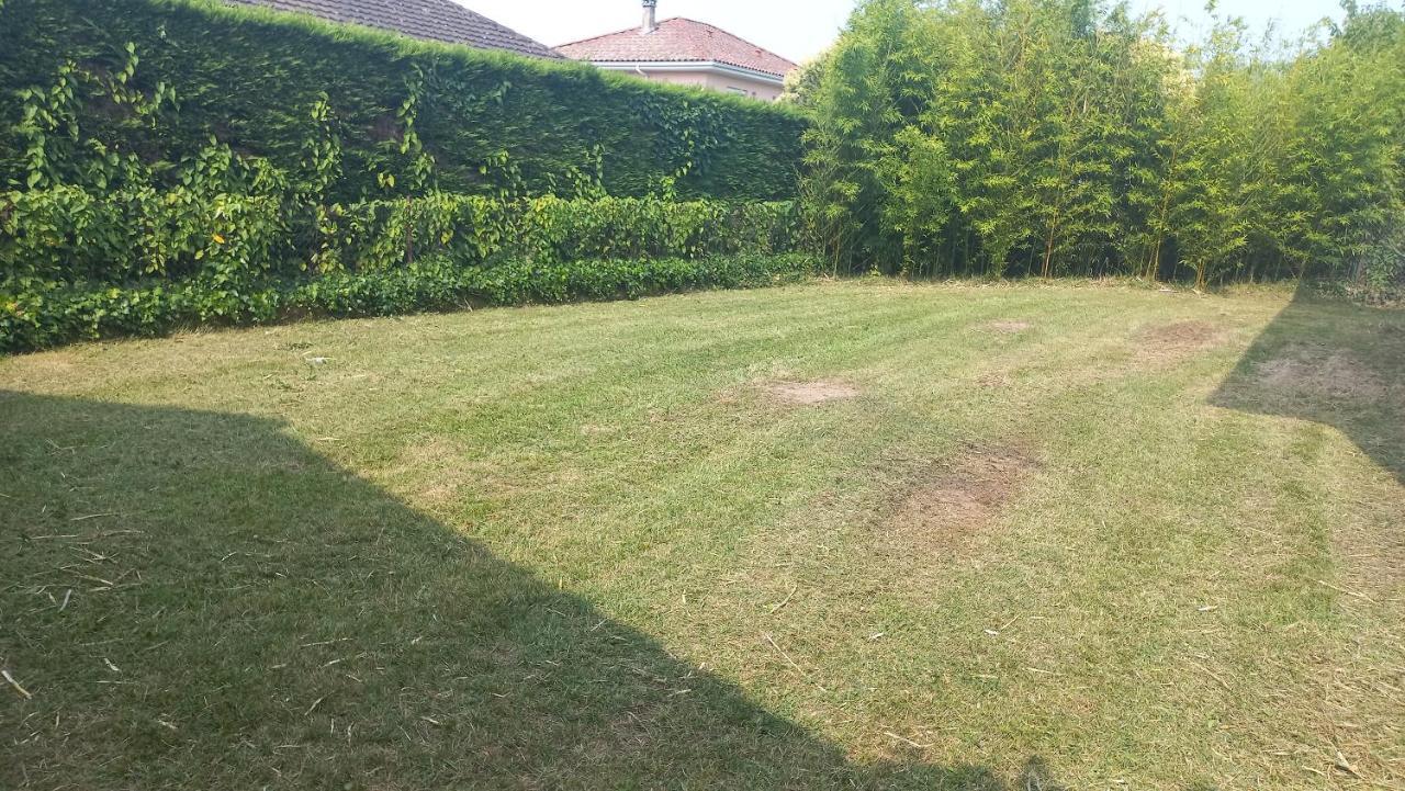 Maison Spacieuse Avec Un Terrain Casseneuil Eksteriør bilde